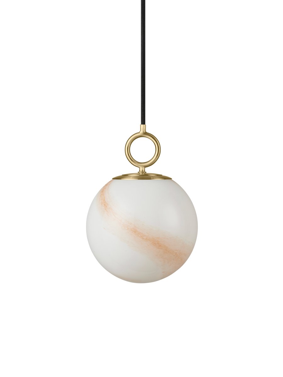 Stockholm Ø18 Brun loftslampe Fra Halo Design - Stockholm er ikke bare en lampe, men en stilfuld indretningsdetalje, der giver dit hjem et eksklusivt præg.