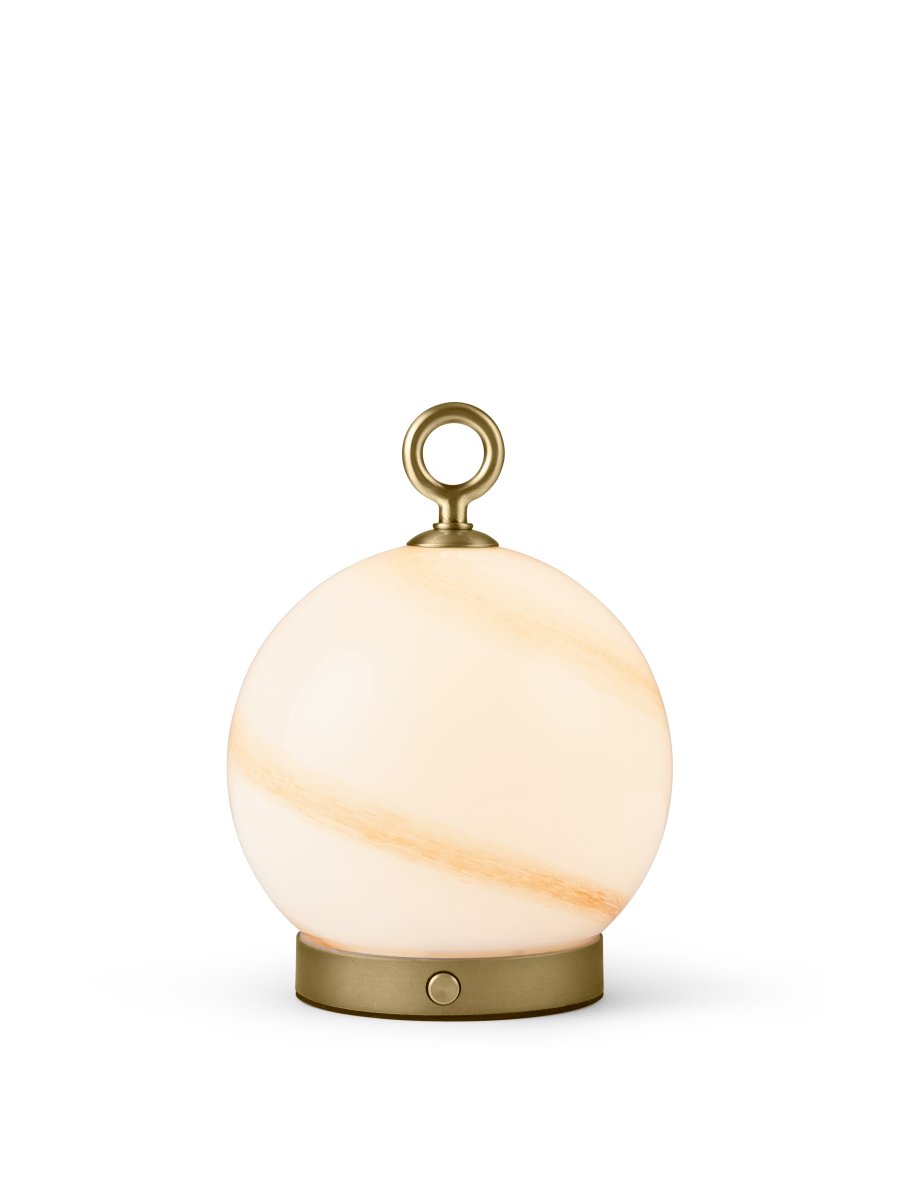 Stockholm 20cm Brun bærbar Fra Halo Design - Med en dæmpbar funktion er den alsidig og velegnet til alle lejligheder, hvilket gør den til en stilfuld og praktisk indretningsdetalje.