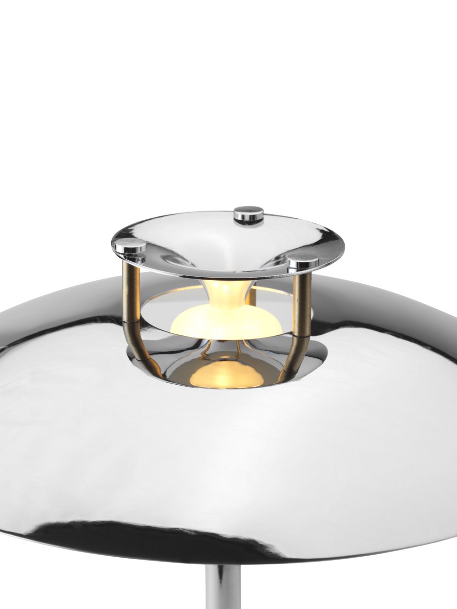 Stepp One-Two -Three 30cm Chrom bærbar Fra Halo Design - Denne bærbare bordlampe i krommetal med elegante messingdetaljer kombinerer stil og funktion.