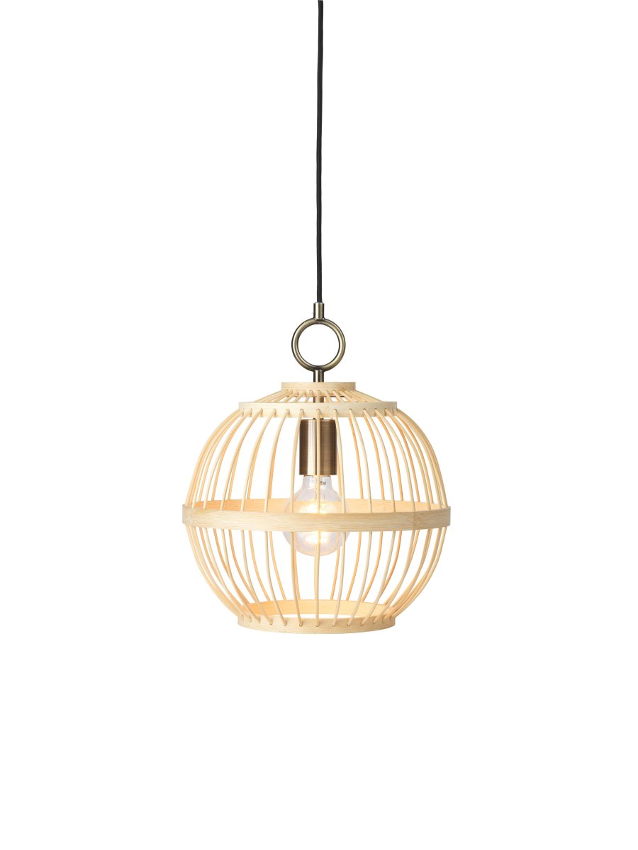 Stockholm Nordic Ø30 Natur loftslampe Fra Halo Design - Lavet af lyst træ&auml; giver den en elegant og varm følelse, der passer perfekt i både klassiske og moderne miljøer.