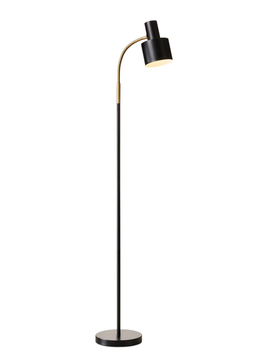 Vogue Sort gulvlampe Fra Halo Design - Kombinationen af sort metal og antik messing giver lampen et tidløst udtryk, der passer lige godt i moderne og klassiske hjem.