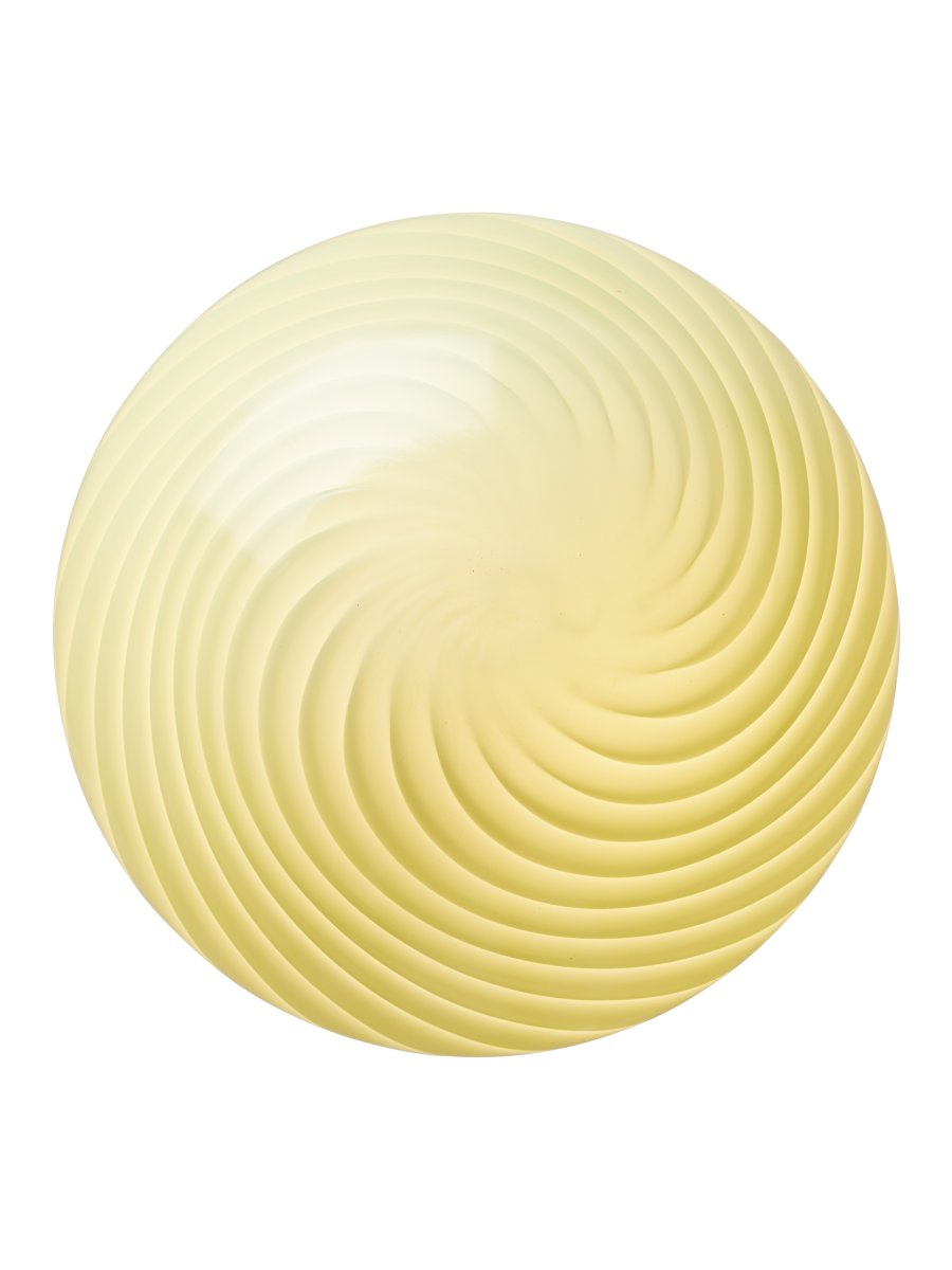 Mini Mush 17cm Oliven bordlampe Fra Halo Design - Den unikke, vægformede skærm giver en blød og behagelig lysspredning, perfekt til at skabe en hyggelig atmosfære i ethvert rum.