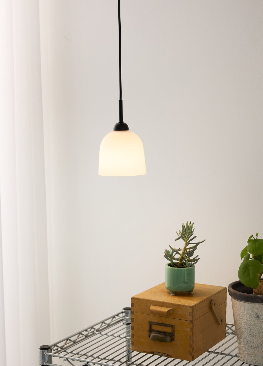 Glow Ø12 Hvid loftslampe Fra Halo Design - 