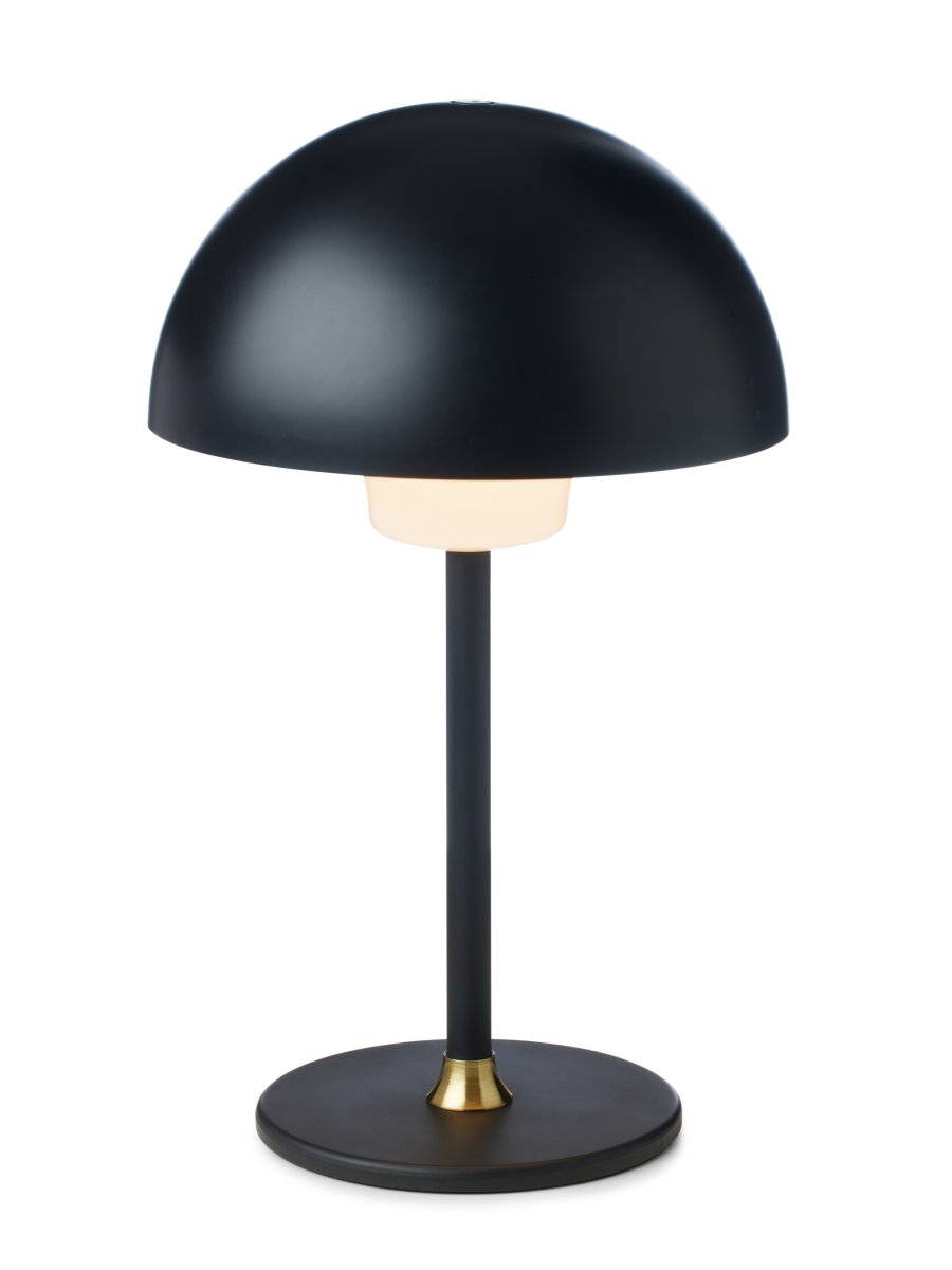 Moon Light 27cm Sort bærbar Fra Halo Design - Det genopladelige batteri giver fleksibilitet og med det medf&oslash;lgende USB-kabel kan du nemt oplade det.