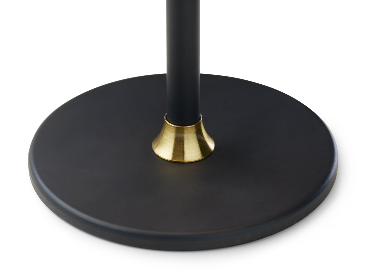 Moon Light 27cm Sort bærbar Fra Halo Design - Det genopladelige batteri giver fleksibilitet og med det medf&oslash;lgende USB-kabel kan du nemt oplade det.