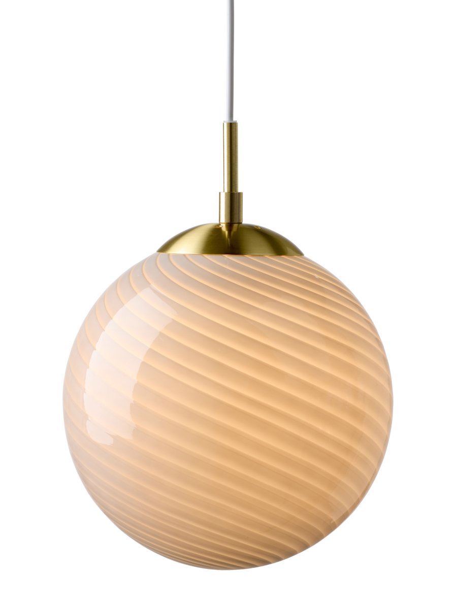 Candy Ball Ø30 Grå loftslampe Fra Halo Design - Med sit tidløse design passer Candy Ball lige så fint i et vindue som over et sidebord eller i en gruppe over spisebordet.