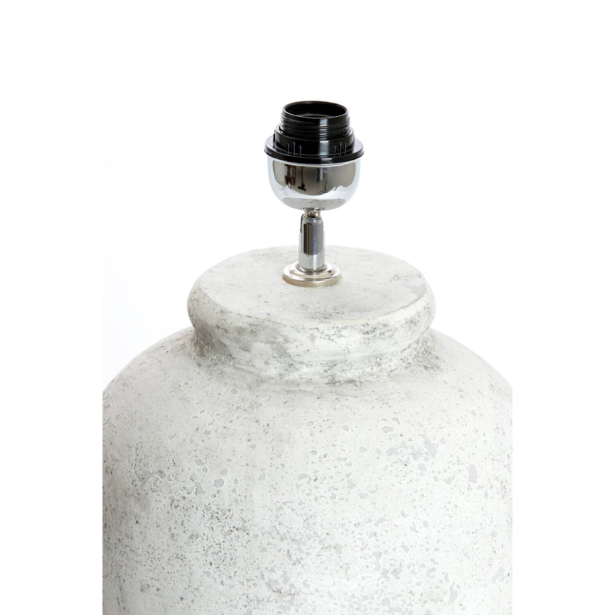 Vesevius 55cm Lysegrå lampefod Fra Light & Living - Denne massive keramiske lampefod har en smuk lysegrå finish og en blødt afrundet form, der skaber et harmonisk og elegant udtryk.