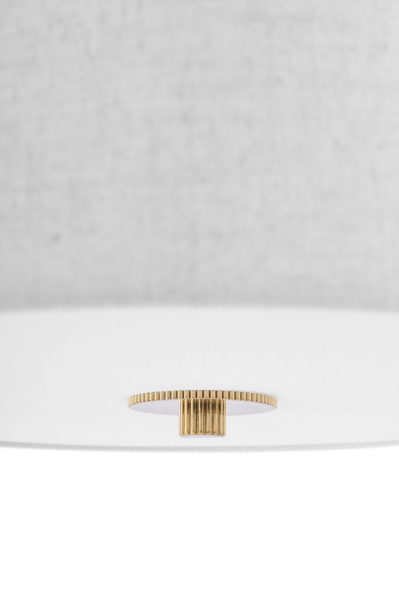 Noah Ø35 Hvid plafond Fra Globen Lighting - Noah er en stilfuld og dekorativ loftslampe, håndlavet i hvidt hørstof med en smuk, levende struktur.