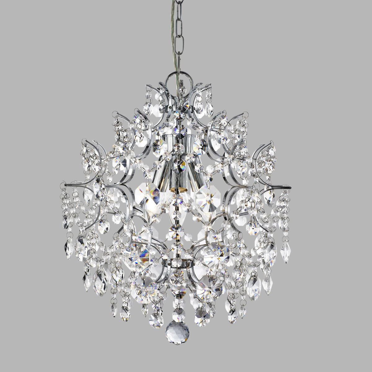 Harrietta Ø40 Chrom krystal Fra Searchlight - Denne elegante Harrietta pendel i krom med tre lyspunkter passer perfekt ind i ethvert rum.