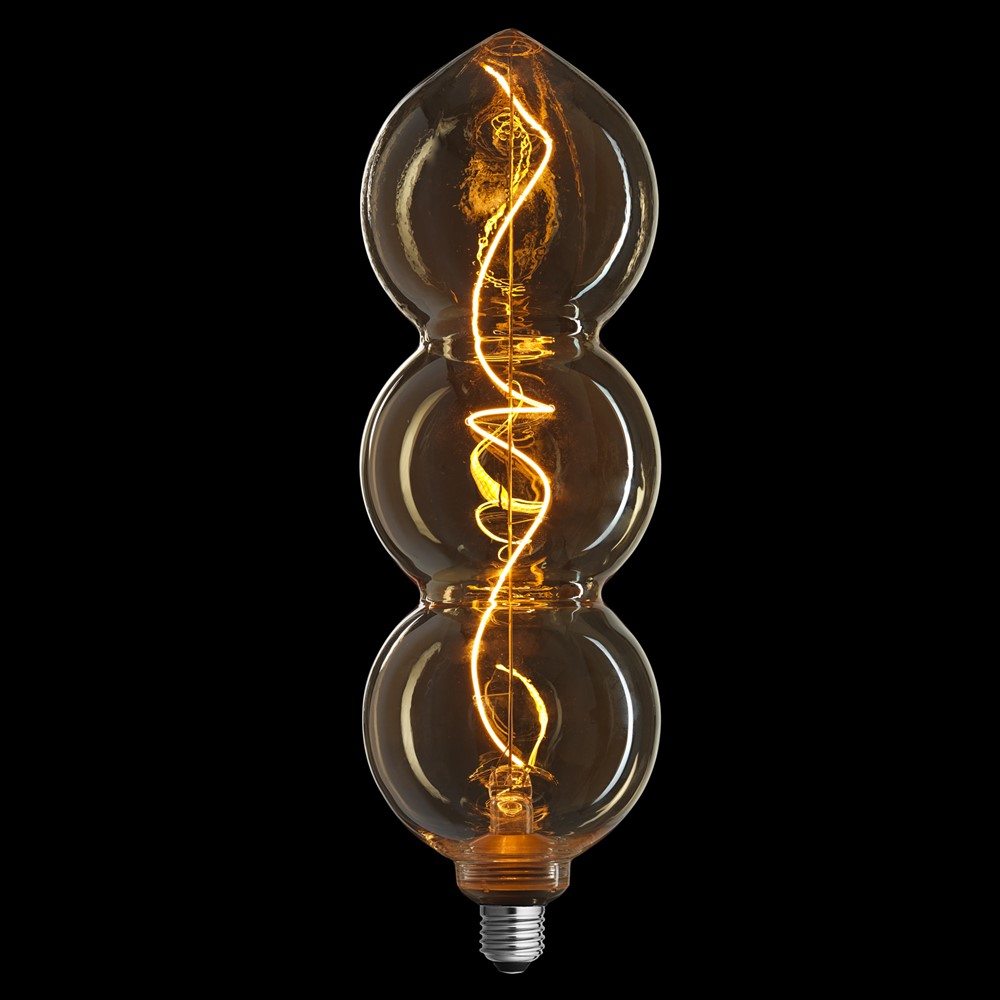 E27 4W 1800K 3-trins dæmpbar Orange Fra Unison - TRIPLE guld E27 lyskilde med en effekt p&aring;; 4W og et varmt, bl&oslash;dt lys p&aring; 1800K tilbyder b&aring;de et unikt design og atmosf&aelig;risk belysning.