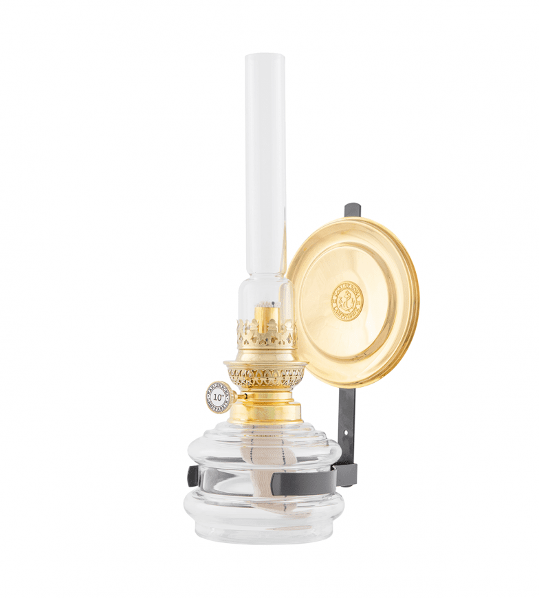 Lindholmen Gennemsigtig Fra Karlskrona lampfabrik - Lindholmen er en af Karlskrona Lampfabriks rigtige klassikere, som allerede kom i deres f&oslash;rste katalog i 1884.