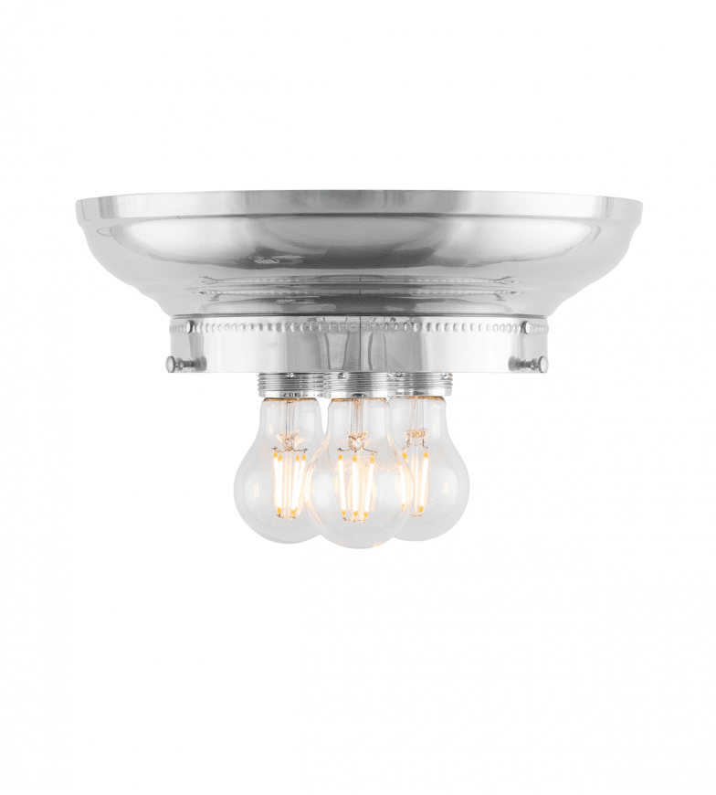 Fröding 200 Nikkel Fra Karlskrona lampfabrik - Lampan &auml;r f&ouml;rsedd med tre ljusk&auml;llor f&ouml;r en j&auml;mnare och behagligare ljusbild, vilket &auml;r s&auml;rskilt viktigt vid anv&auml;ndandet av slipade kristallglas.