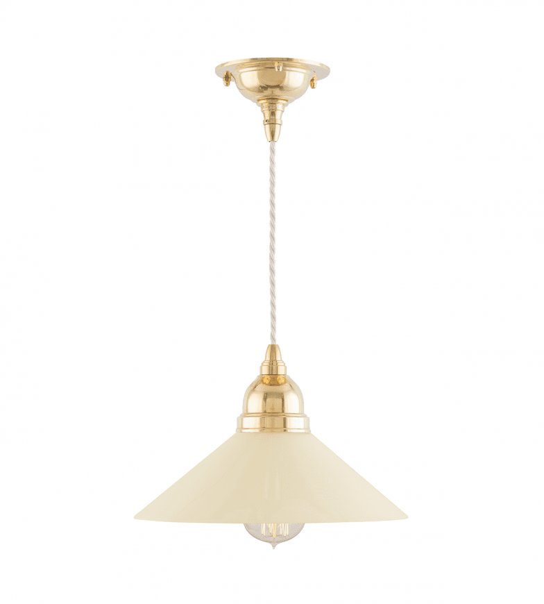 Byström 60 Messing Fra Karlskrona lampfabrik - Bystr&ouml;m &auml;r ett sladdupph&auml;ng med ett n&aring;got modernare formspr&aring;k, med inspiration fr&aring;n den tidiga modernismen p&aring; 1920- och 30-talet - dock fortfarande tillverkad helt i m&auml;ssing och f&ouml;rsedd med den klassiska tvinnade knoppledningen.