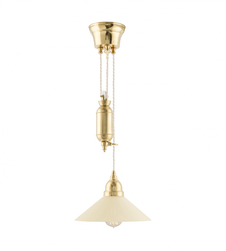 Broman Adjustable Pendant 60 Messing Fra Karlskrona lampfabrik - Armaturledningen er 290 cm i alt - fordi den løber op og ned, giver den en samlet højde på 140 cm.