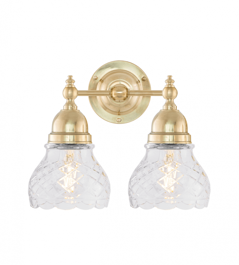 Bergman Messing Fra Karlskrona lampfabrik - F&ouml;r att g&aring; in med kuloledning kompletteras med en distansplatta.