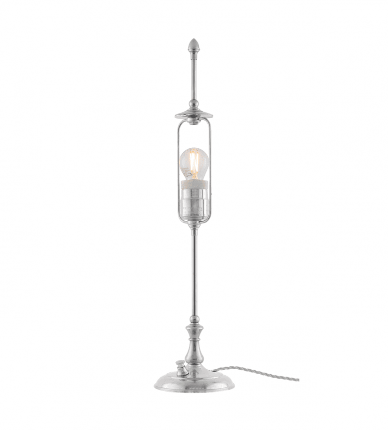 Kellgren Nikkel Fra Karlskrona lampfabrik - Kellgren har sin f&ouml;rebild i det tidiga 1800-talets lampor d&auml;r sk&auml;rmen gick att justera f&ouml;r att f&ouml;lja vaxljusets l&auml;ngd allteftersom det brann ner.