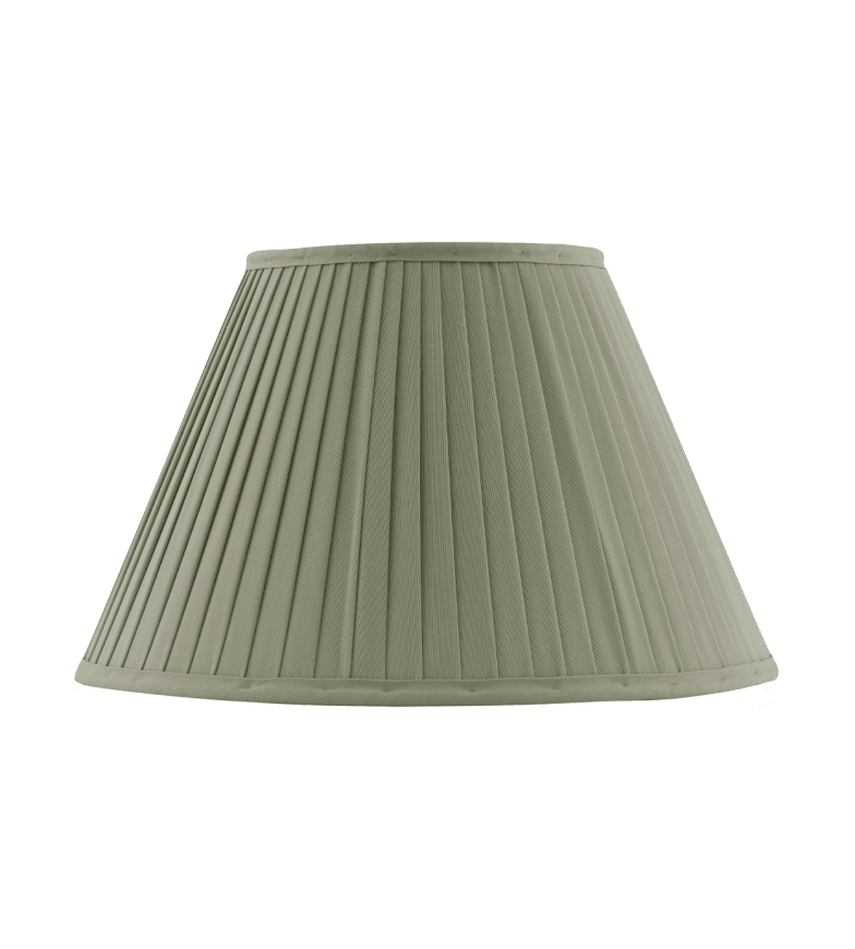 Zoom billede af Fabric Lamp Shade 300 Olivengrøn Fra Karlskrona lampfabrik - lampeholder med gevind eller i messingr&oslash;ret, der er inkluderet i vores bord- og gulvlamper.