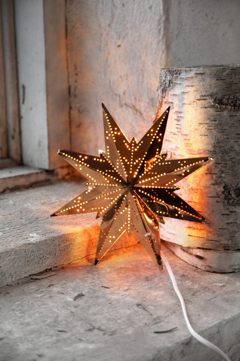 Mini Ø25 Kobber Fra Star Trading - Sk&oslash;nne adventsstjerner, der spreder en sk&oslash;n julestemning i huset.