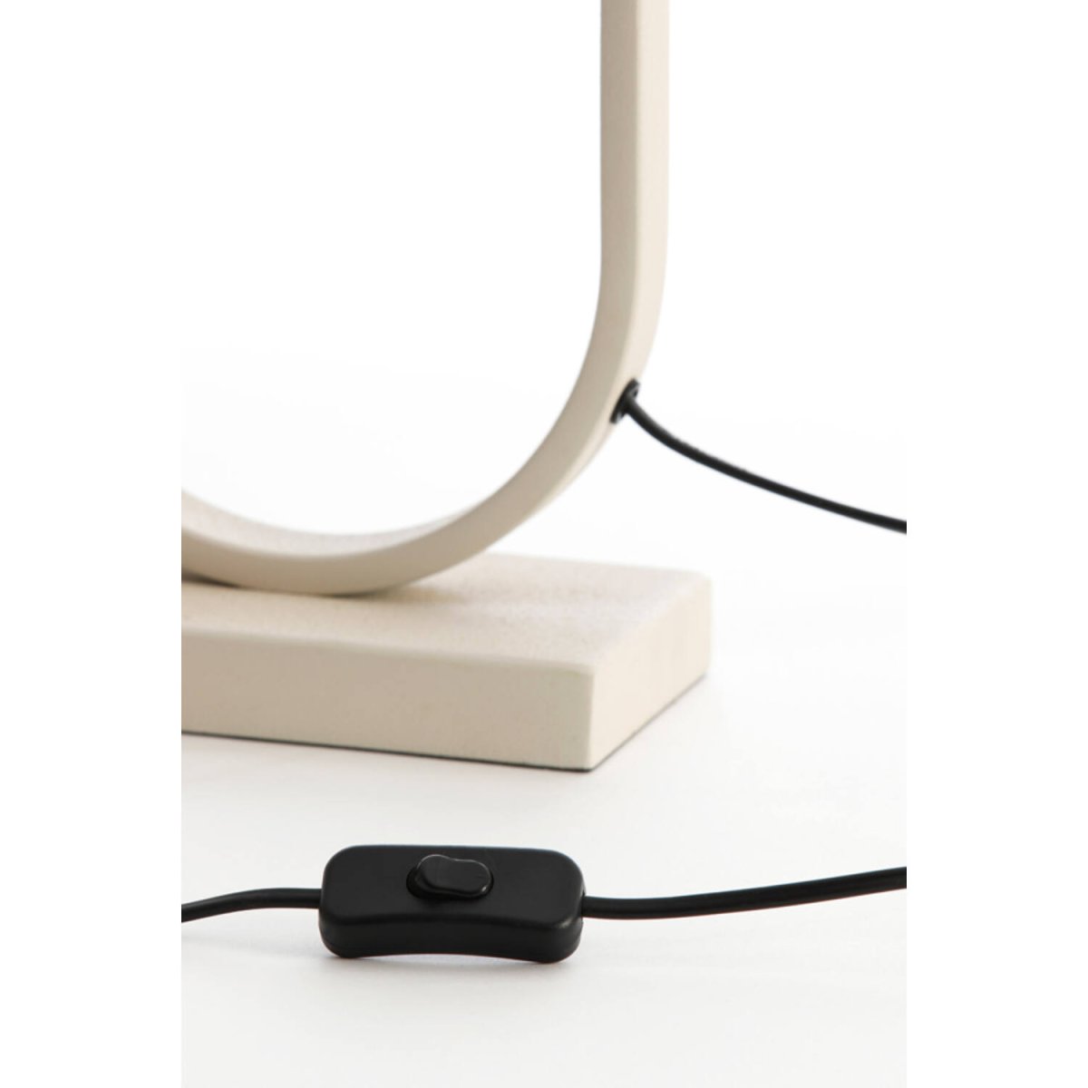 Jamiri 55cm Cremet hvid lampefod Fra Light & Living - 