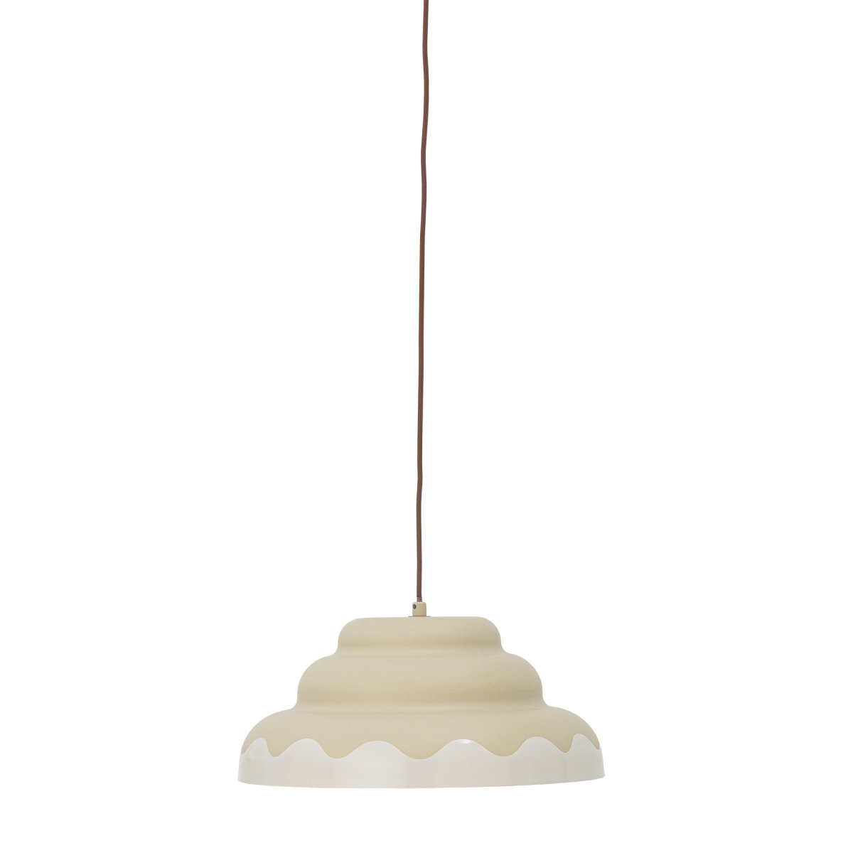 Lacya Ø40 Beige loftslampe Fra Bloomingville - Den unikke form og de subtile toner g&oslash;r Lacya til en perfekt detalje i alt fra k&oslash;kken og spisestue til sovev&aelig;relse og stue - en pendel, der skaber stilfuld harmoni i rummet.