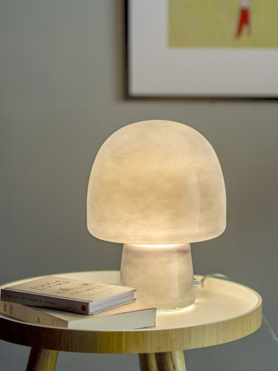 Paddy 26cm Blå bordlampe Fra Bloomingville - Hver lampe er unikt fremstillet, hvilket betyder, at der kan forekomme sm&aring; variationer i farve og form - og det er netop det, der g&oslash;r Paddy s&aring; speciel.