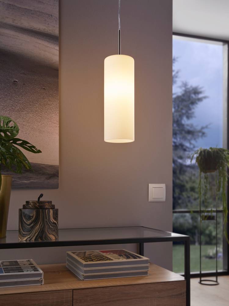 Troy Ø10 Hvid loftslampe Fra Eglo - Med sin hvide nuance spreder den et blødt og behageligt lys, perfekt til at skabe en rolig og indbydende atmosfære i køkkenet, spisestuen eller på tværs af et køkken.
