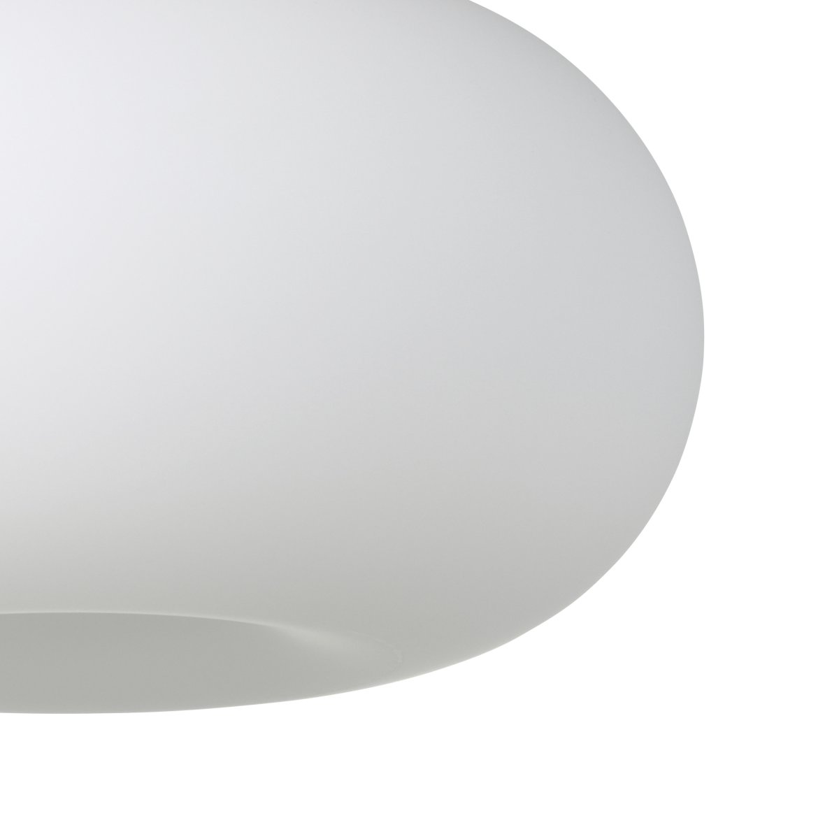Optica Ø45 Hvid loftslampe Fra Eglo - Lampen er lavet af metal med en mat nikkelfinish og har en rund opalglassk&aelig;rm, der spreder lyset j&aelig;vnt og bl&aelig;ndfrit.
