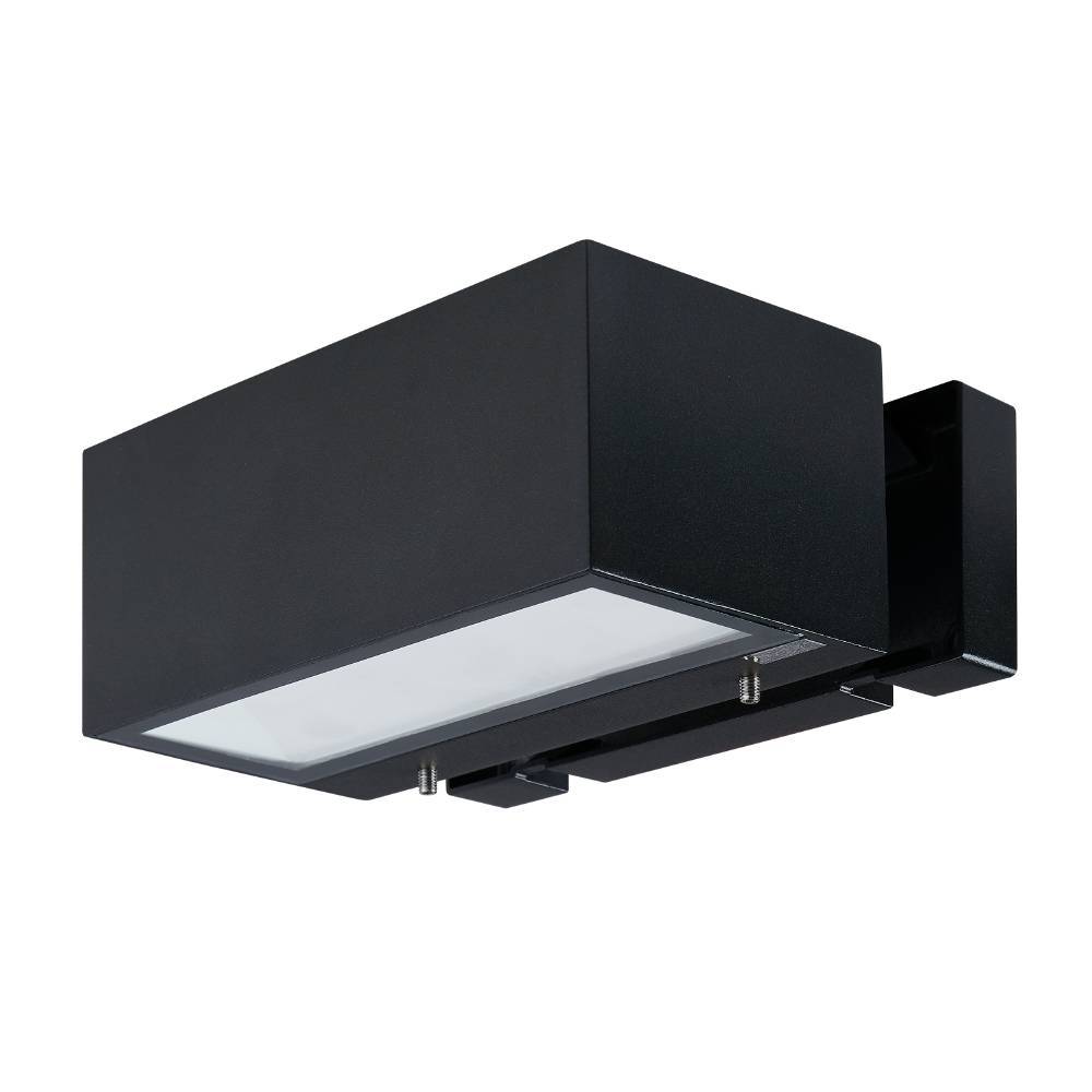 Spongano Sort udendørslampe Fra Eglo - Produktet er velegnet til udendørs brug takket være dets IP65-klassificering, som giver beskyttelse mod vandstråler og støv.