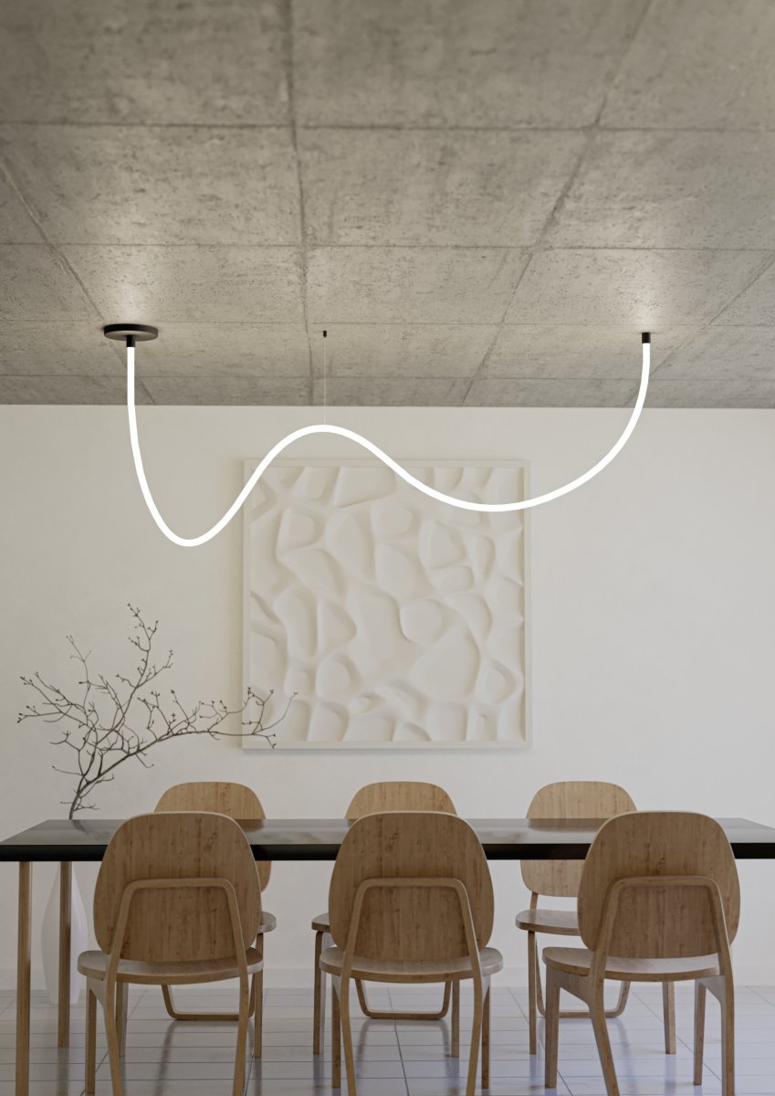 Glow 300cm Sort loftslampe Fra Eglo - meter og kan lyse i varm hvid 2700K eller forskellige RGB-farver.