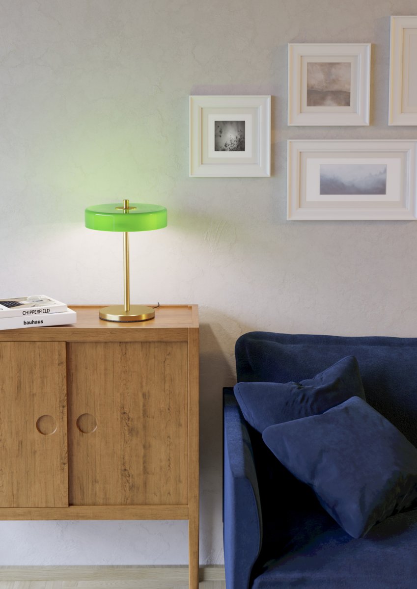 Salve 33cm Messing bordlampe Fra Eglo - Salve bordlampen har en metalbase med messingfinish og en rund grøn glasskærm, der giver lampen et blødt og behageligt udtryk.