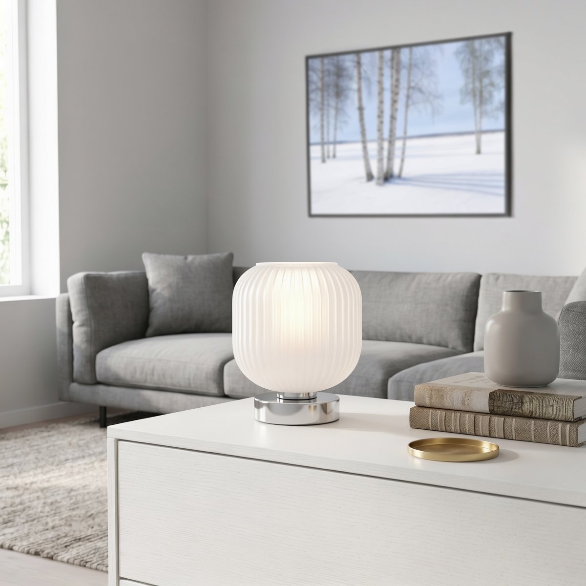 Dasmina 22cm Hvid/krom bordlampe Fra Eglo - Den neutrale farvekombination gør Dasmina nem at placere i forskellige miljøer, for eksempel på et sidebord, natbord, et skrivebord eller i et vindue.