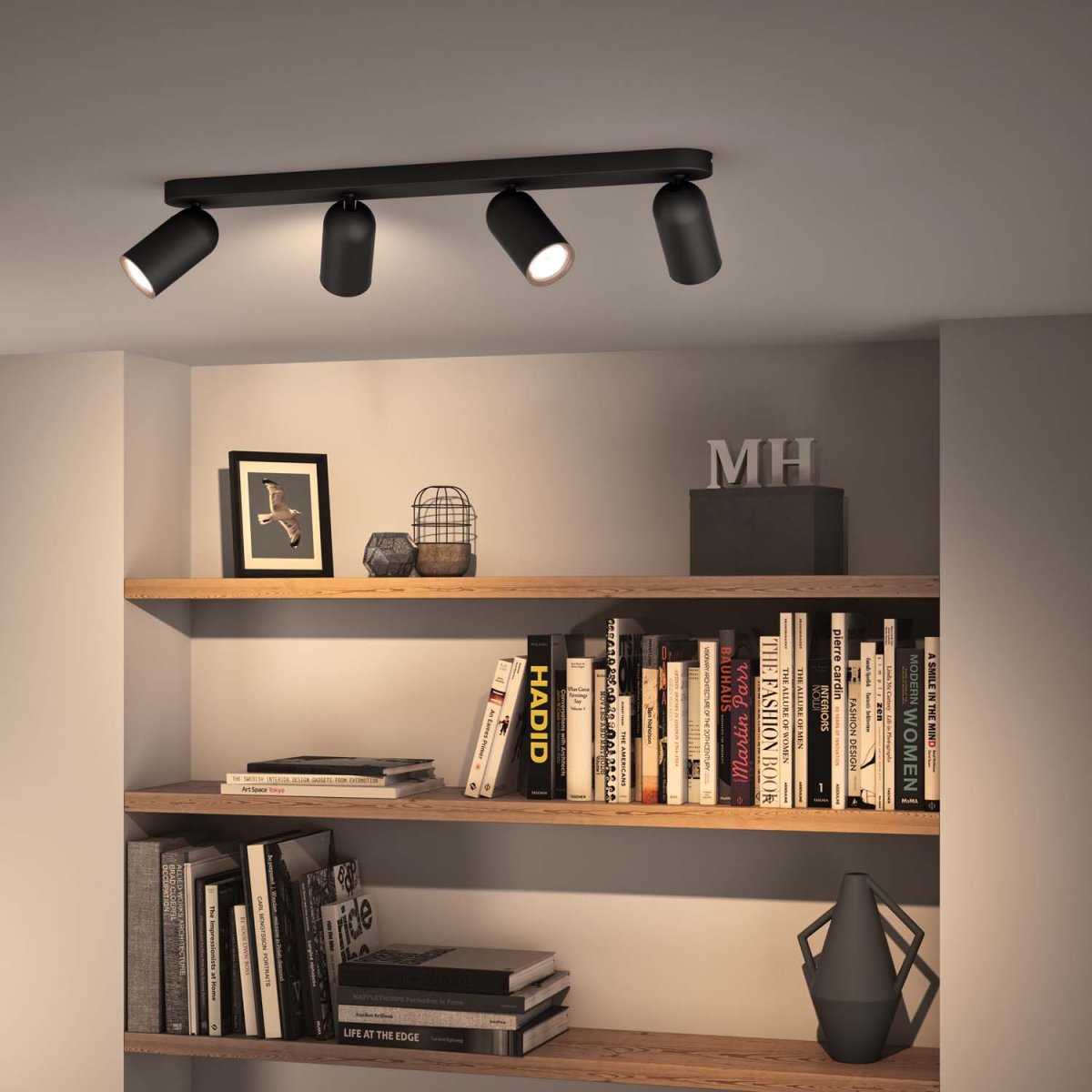 Pongee 4 Sort spotlight Fra Philips - Den er en del af myLiving Contemporary-serien, hvor elegante former møder lys af høj kvalitet, der er tilpasset nutidens hjem.