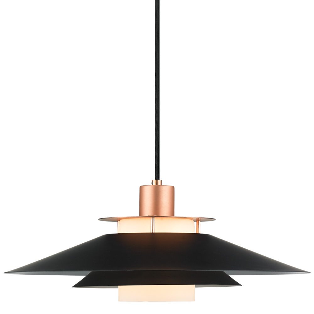 Rivoli Ø40 Kobber loftslampe Fra Halo Design - Rivoli er ikke kun funktionel belysning, men også en stilren indretningsdetalje, der passer ind i både moderne og klassiske miljøer.