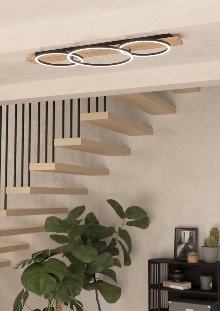 Boyal 100cm Træ plafond Fra Eglo - De indbyggede LED-lys i ringene skaber et bl&oslash;dt og j&aelig;vnt lys, der forst&aelig;rker stemningen i ethvert rum.