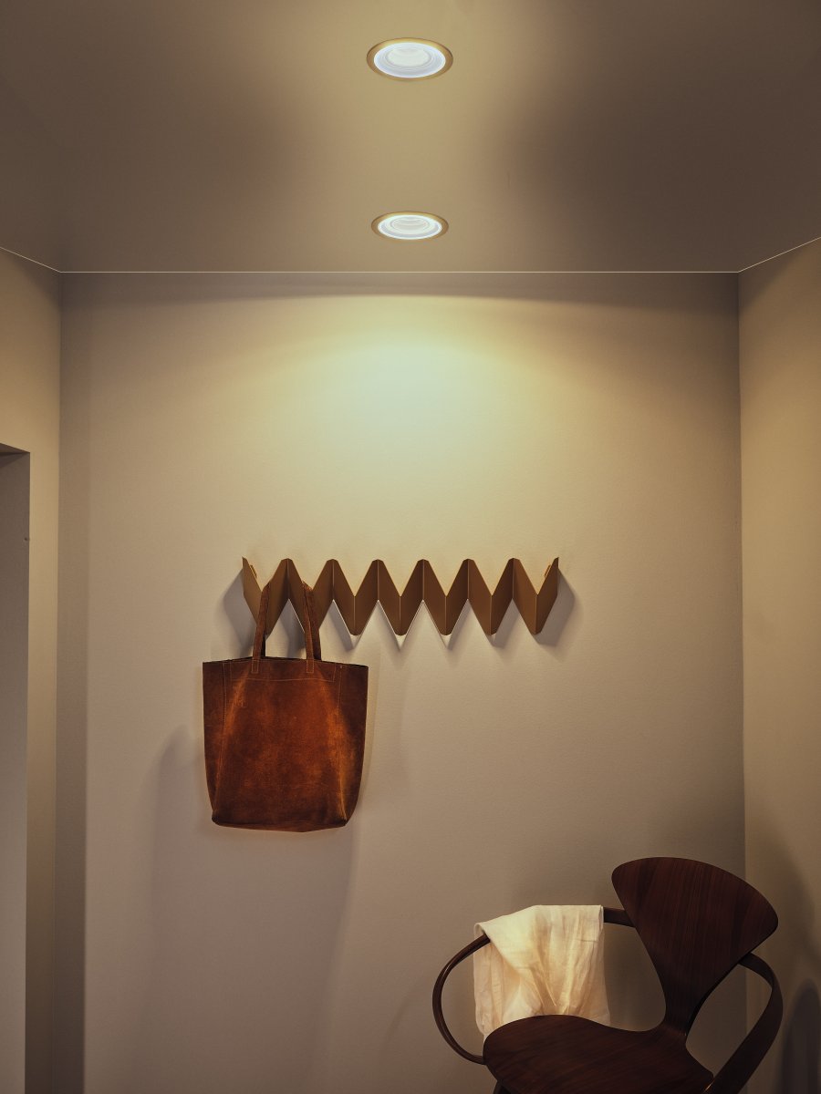 Decor Filament Echo 7W Aluminium Fra Ledvance - Spotlyset har tv&aring; forskellige lyspunkter, en lille cirkel i midten og en st&oslash;rre ydre cirkel.