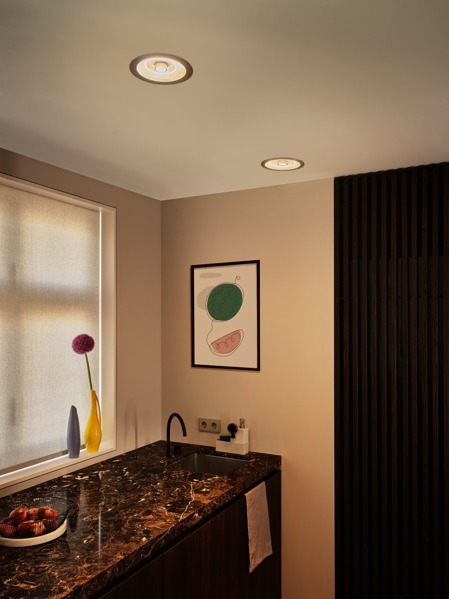 Decor Filament Halo 7W Aluminium Fra - I det f&oslash;rste trin skinner det lille spotlight i midten, i det andet trin lyser kun cirklen omkring det, og i det tredje trin skinner de begge p&aring; samme tid.