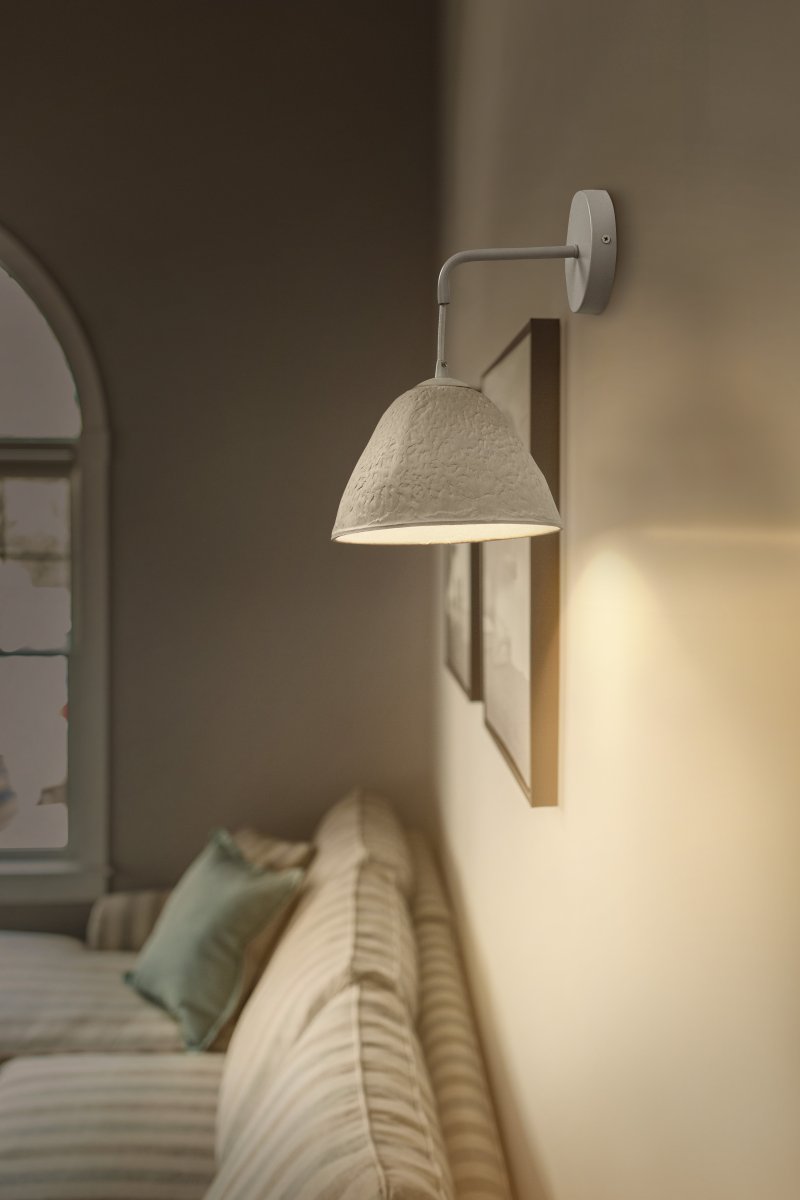 Camel Bell 22cm Hvid væglampe Fra Ledvance - Den dekorative sk&aelig;rm lavet af papir giver en flot spredning af lys ned.