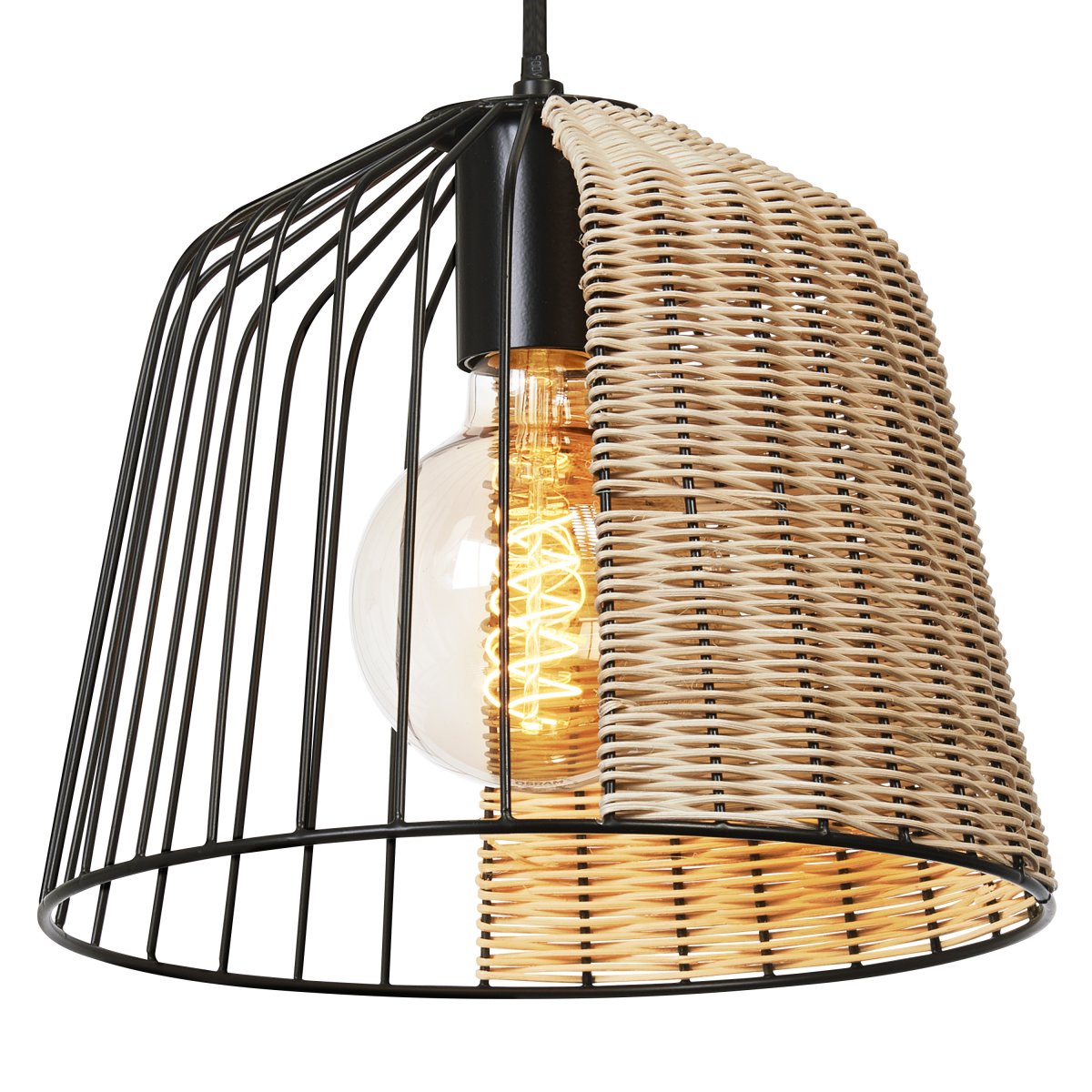 Cage Bell Ø26 Sort loftslampe Fra Ledvance - Den sorte metalskærm i kombination med detaljerne i rattan bidrager med en hyggelig atmosfære til rummet.