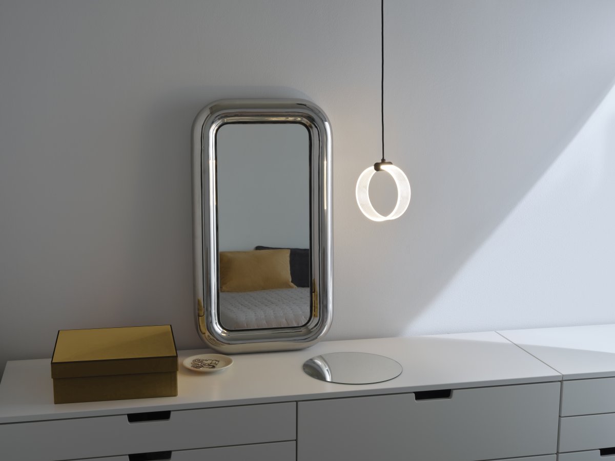 Circle PL Ø16 Sort loftslampe Fra Ledvance - I f&oslash;rste trin lyser lampen i et varmt hvidt lys; 3000K, i anden fase skinner den i koldt hvidt lys p&aring; 4200K og i tredje skinner den i 6500K (dagslys).