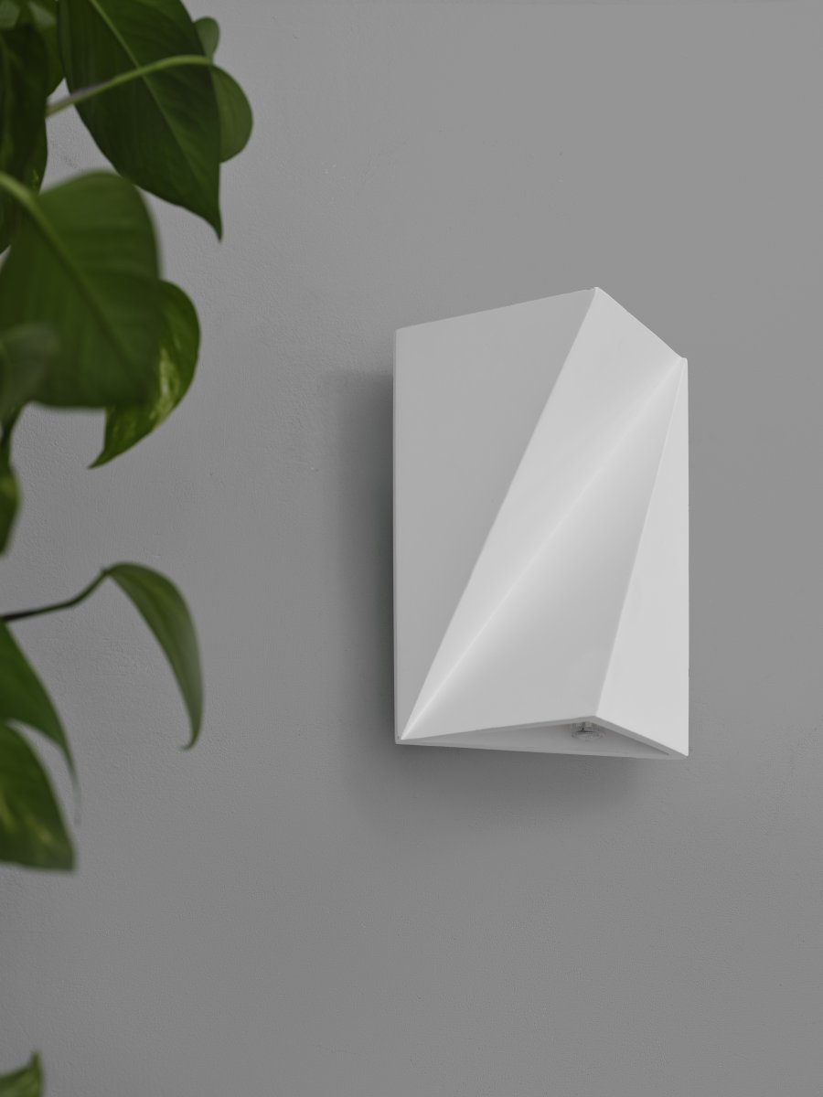 Origami Swan 20cm Hvid væglampe Fra Ledvance - Origami Swan &auml;r en modern v&auml;gglampa gjord av gips.