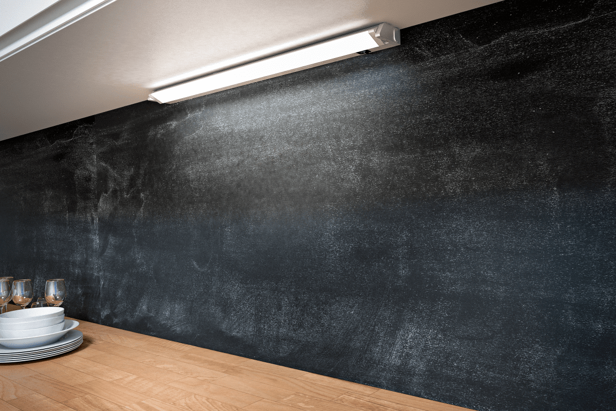 LED Turn 36cm Sølv Fra Ledvance - Lampan skruvas fast antingen under sk&aring;pen eller p&aring; v&auml;ggen och kopplas in med medf&ouml;ljande sladd p&aring; 1,5m med stickkontakt.