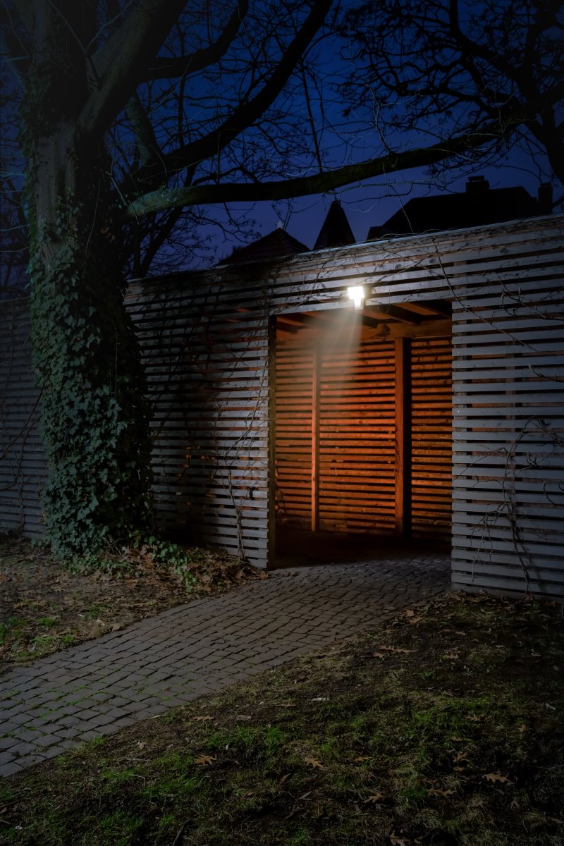 Flood Sensor 27W 4000K Mørkegrå udendørslampe Fra Ledvance - Du kan ocks&aring; v&auml;lja att st&auml;nga av sensorn helt och d&aring; ist&auml;llet anv&auml;nda dig av timern, lampan &auml;r d&aring; t&auml;nd i 6h och sl&auml;ckt resterande timmar p&aring; dygnet.