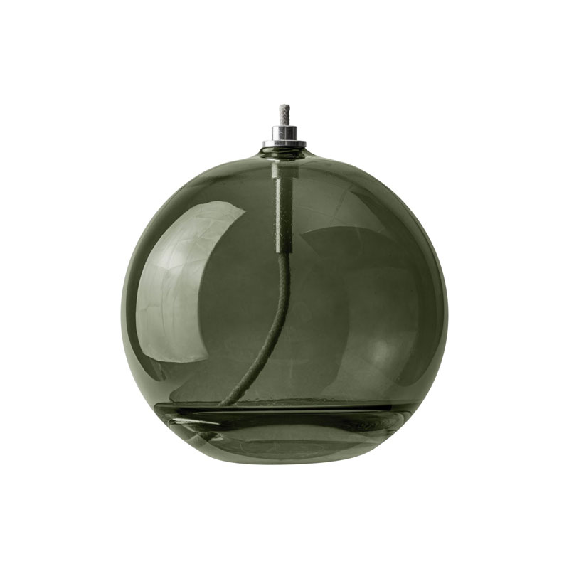Oljelampa Aura Stor Mørkegrøn Fra Mette Ditmer - Perfekt p&aring; ett bord, en byr&aring; eller en f&ouml;nsterbr&auml;da.