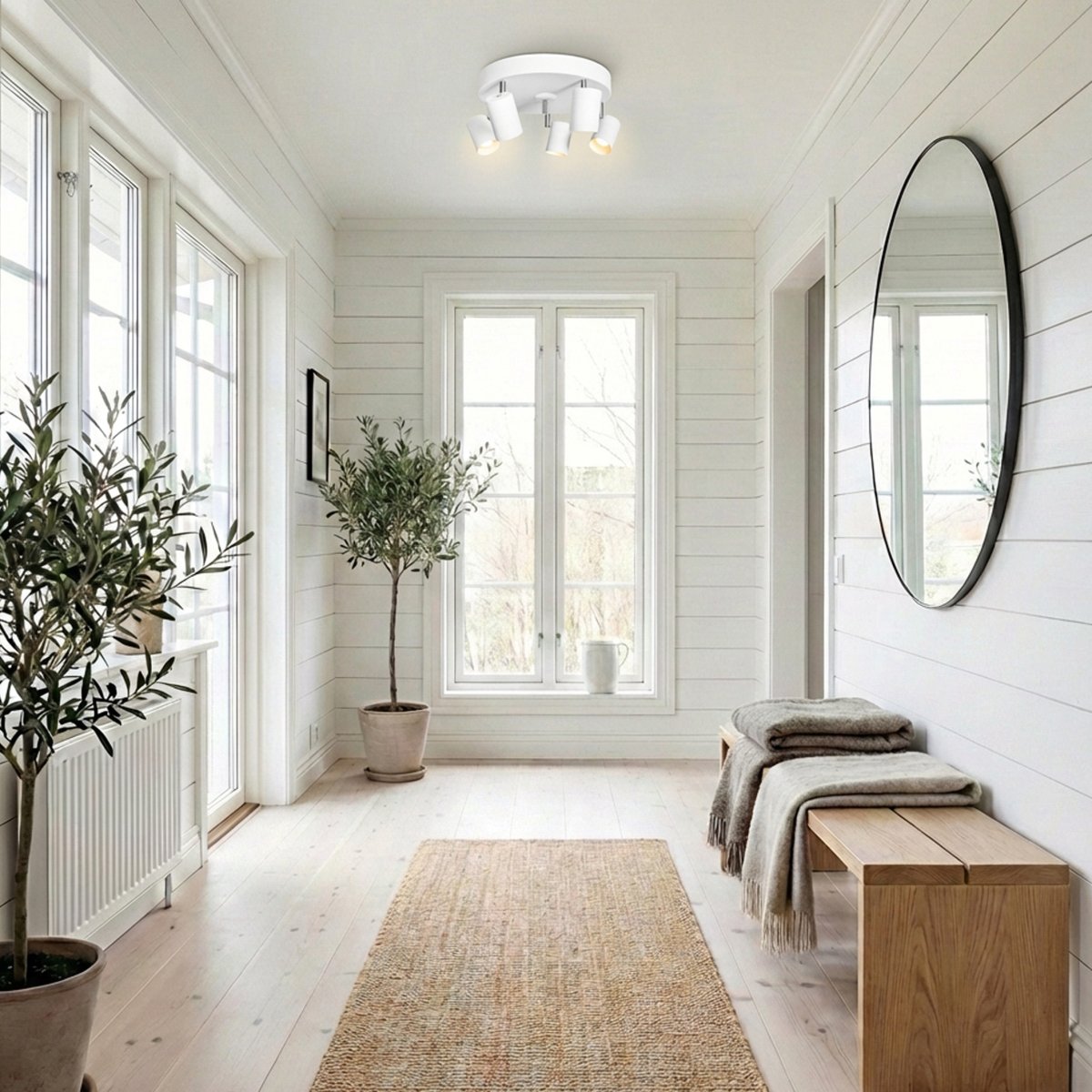 Aurora 5 Hvid spotlight Fra By Rydéns - Aurora giver et effektivt og behageligt lys og passer perfekt ind i b&aring;de moderne og klassiske milj&oslash;er.