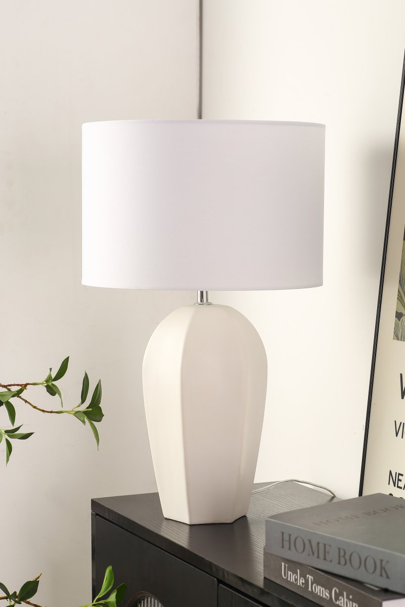 Physalis 50cm Hvid bordlampe Fra Nordic Lighting - Physalis er en elegant bordlampe med et rent og tidl&oslash;st udtryk.