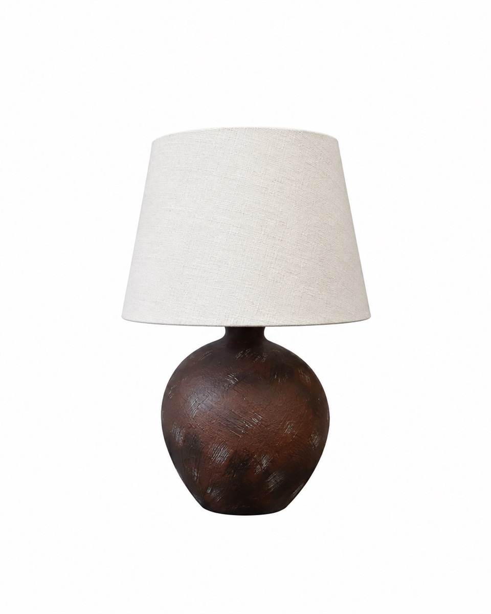 Bellmini 30cm Mørkebrun bordlampe Fra Nordic Lighting - Bellmini bordlampen har en smuk keramisk base i en mørkebrun, rustik finish og en beige hørskærm.