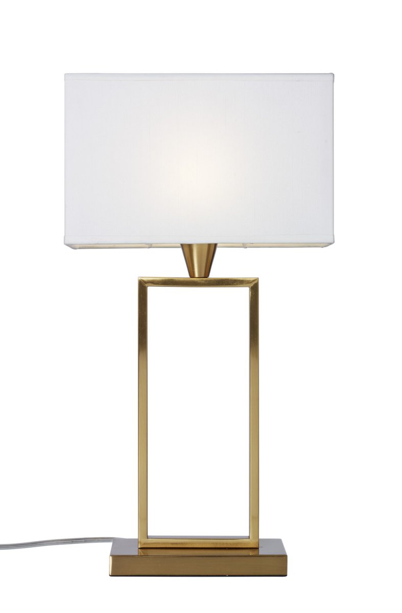 Kensington 50cm Messing bordlampe Fra Cottex - Den stilrene metalramme skaber en luftig og moderne følelse, mens den hvide tekstilskærm spreder et blødt og behageligt lys.