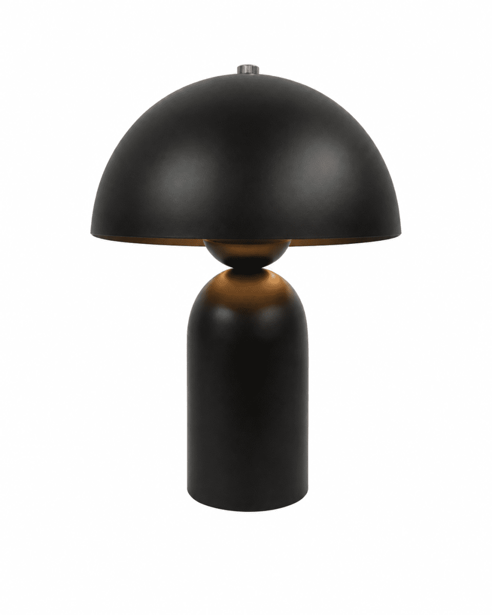 Capello 35cm Sort bordlampe Fra Nordic Lighting - Den dekorative kromdetalje p&aring; toppen giver et elegant l&oslash;ft og g&oslash;r lampen til et smukt indslag i b&aring;de sovev&aelig;relser, stuer og entreer.