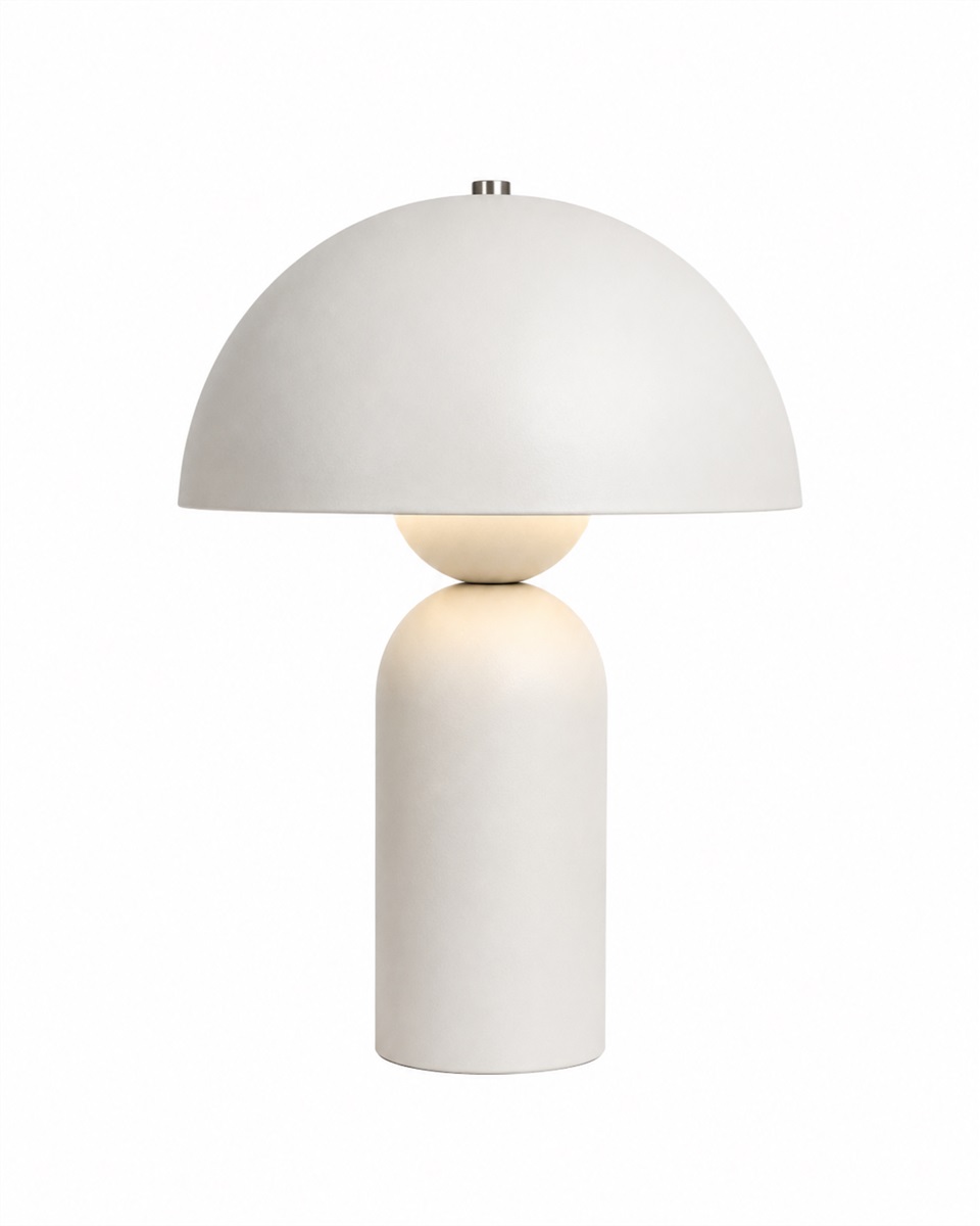 Capello 35cm Hvid bordlampe Fra Nordic Lighting - Den dekorative kromdetalje p&aring; toppen giver et elegant l&oslash;ft og g&oslash;r lampen til et smukt indslag i b&aring;de sovev&aelig;relser, stuer og entreer.