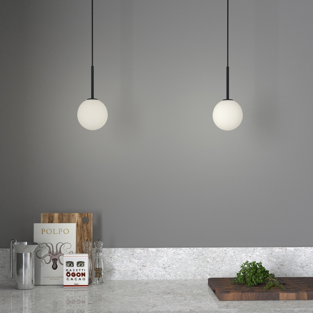 Ballon Ø14 Mat sort loftslampe Fra Herstal - Placera Ballon pendel i ditt vardagsrum som ett kluster eller k&ouml;k f&ouml;r att ge ditt hem en trendig, ungdomlig atmosf&auml;r och en str&aring;lande personlighet eller varf&ouml;r inte &ouml;ver nattduksbordet!